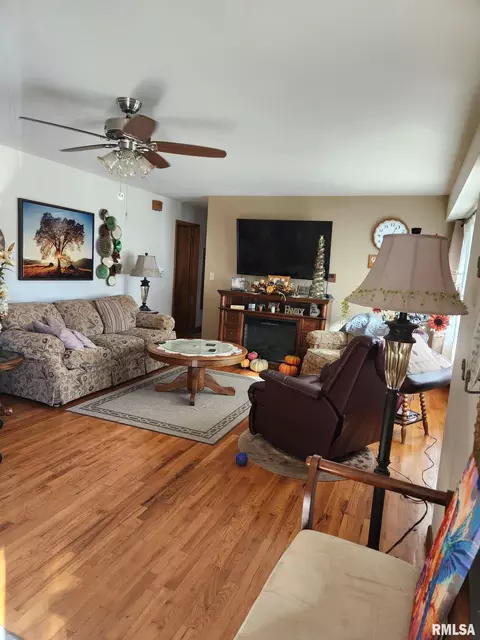 Living - 1106 Bobby Ave, Macomb, IL 61455 photo 1 of 1