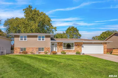7815 W Mohawk Trl, Peoria, IL 61604