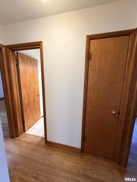 Entry Way - 107 Williams St, Anna, IL 62906 photo 1 of 4