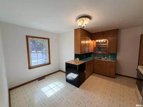 Kitchen - 107 Williams St, Anna, IL 62906 photo 1 of 3