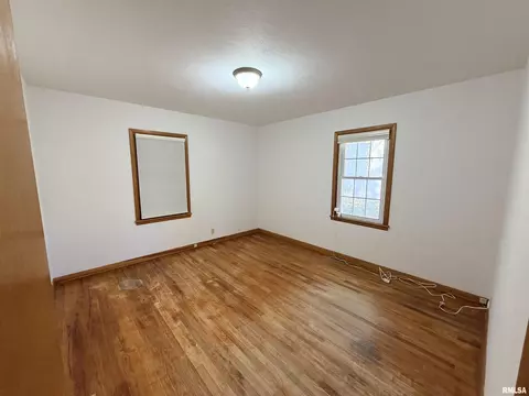 Bedroom - 107 Williams St, Anna, IL 62906 photo 3 of 4