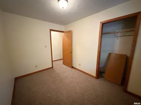 Bedroom - 401 Jennings Rd, Hurst, IL 62949 photo 6 of 8