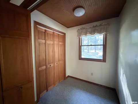 Bedroom - 401 Jennings Rd, Hurst, IL 62949 photo 8 of 8