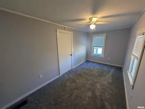 Bedroom - 1028 E Oak St, Macomb, IL 61455 photo 5 of 5