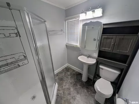 Bath - 1028 E Oak St, Macomb, IL 61455 photo 1 of 3