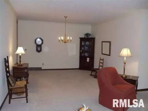 3748 53rd St, Moline, IL 61265 photo 4