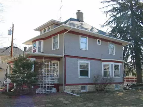 309 E 4th St, Tipton, IA 52772 photo 2