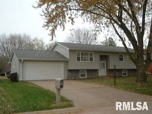  304 Crest St, Eldridge, IA 52748 photo 23