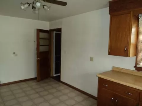 309 311 W Main St, Atkinson, IL 61235 photo 10