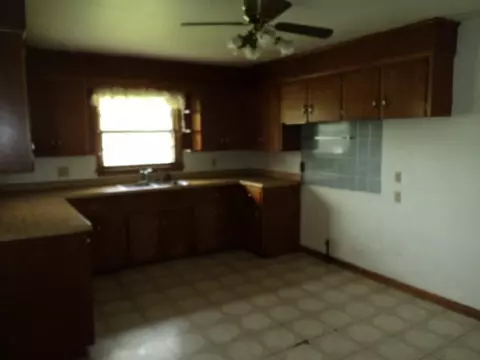 309 311 W Main St, Atkinson, IL 61235 photo 9