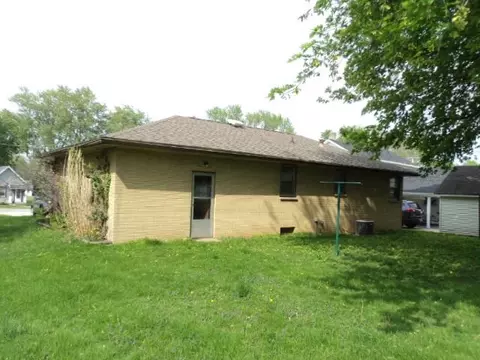 309 311 W Main St, Atkinson, IL 61235 photo 2