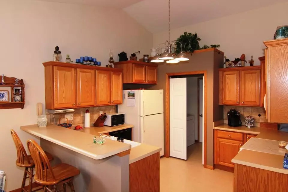  418 Celeste Cir, Blue Grass, IA 52726 photo 6