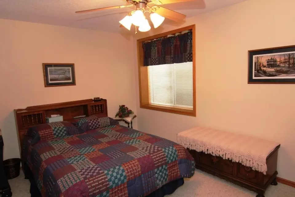  418 Celeste Cir, Blue Grass, IA 52726 photo 13