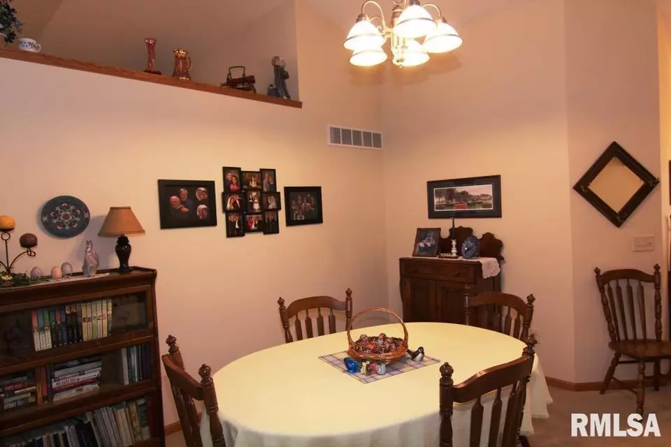  418 Celeste Cir, Blue Grass, IA 52726 photo 3