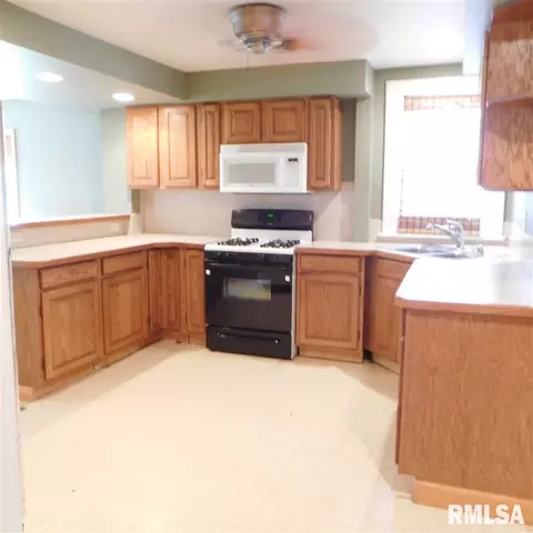 1808 9th St, Moline, IL 61265 photo 4