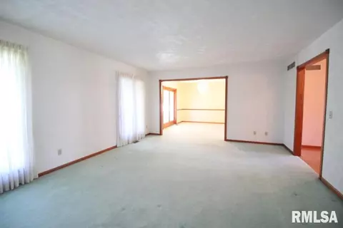 3402 76th St, Moline, IL 61265 photo 7