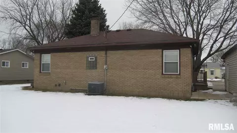 448 E 4th St, Milan, IL 61264 photo 6