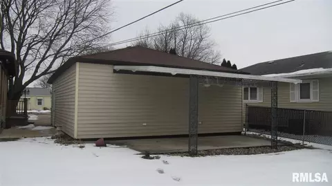 448 E 4th St, Milan, IL 61264 photo 8