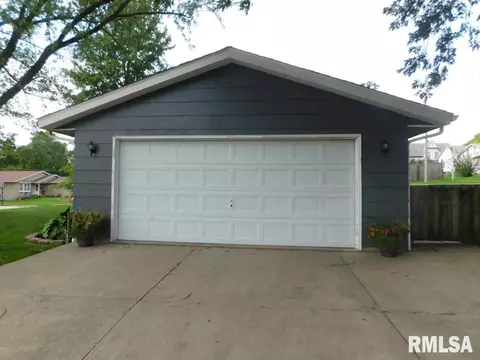 532 E 6th St, Tipton, IA 52772 photo 10