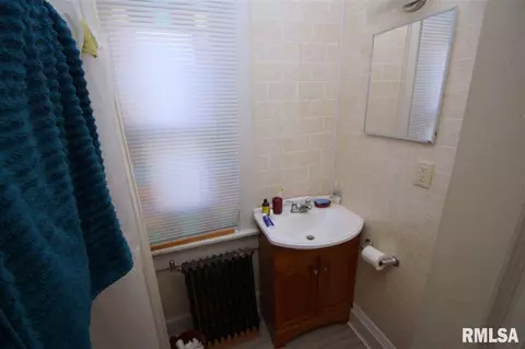 2428 5th Ave, Moline, IL 61265 photo 8