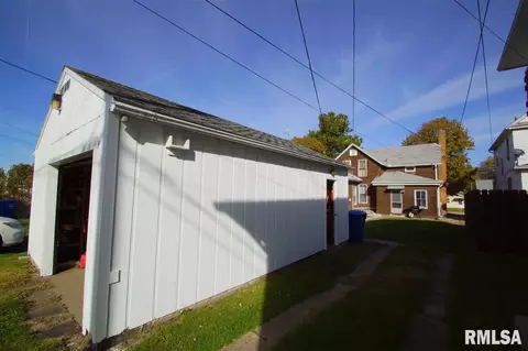 2428 5th Ave, Moline, IL 61265 photo 2