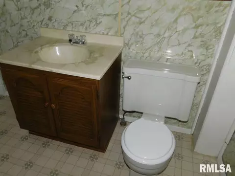 320 E 4th St, Tipton, IA 52772 photo 21