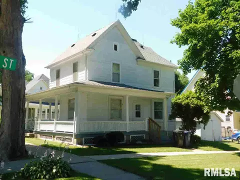 320 E 4th St, Tipton, IA 52772 photo 1