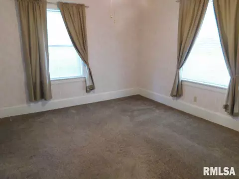 320 E 4th St, Tipton, IA 52772 photo 12
