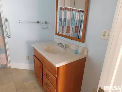 320 E 4th St, Tipton, IA 52772 photo 10
