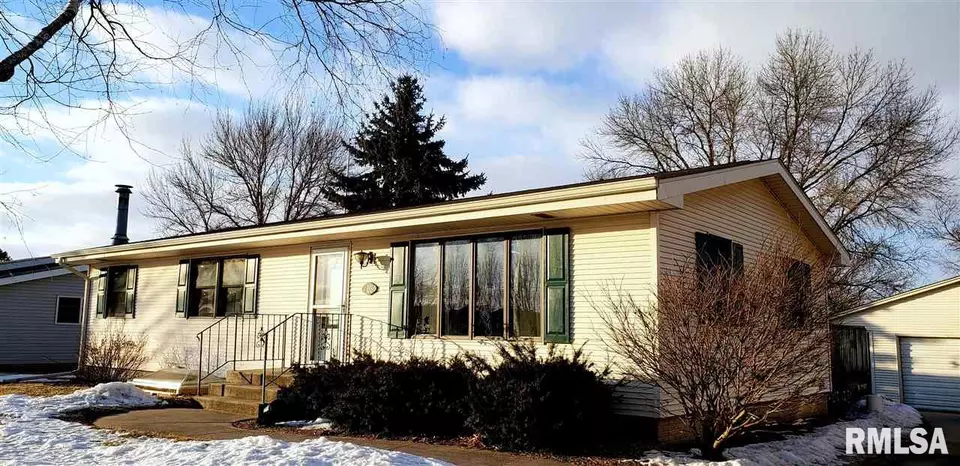  108 6th St, Durant, IA 52747 photo 1