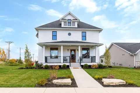 151 Muhs Cir, Eldridge, IA 52748 photo 1