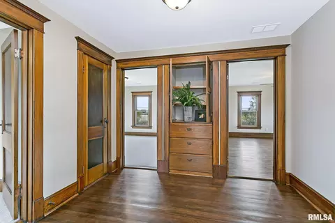 151 Muhs Cir, Eldridge, IA 52748 photo 8