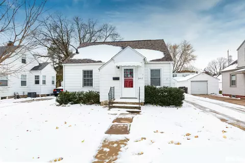 2417 31st St, Moline, IL 61265 photo 1