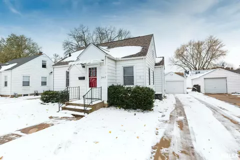 2417 31st St, Moline, IL 61265 photo 2