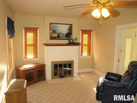 3403 39th St, Moline, IL 61265 photo 6