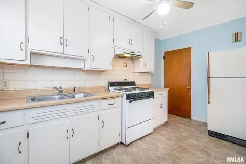 428 52nd St, Moline, IL 61265 photo 11