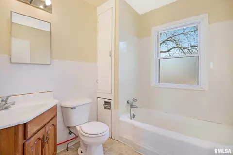 428 52nd St, Moline, IL 61265 photo 22