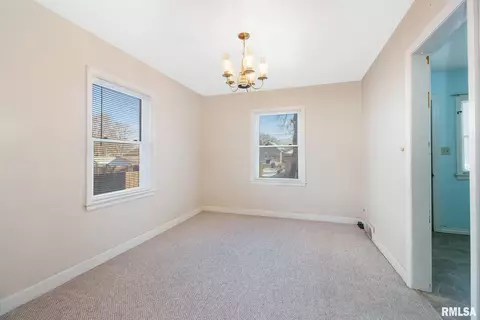 428 52nd St, Moline, IL 61265 photo 8