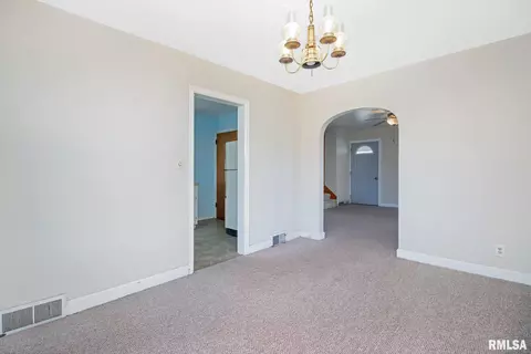 428 52nd St, Moline, IL 61265 photo 9