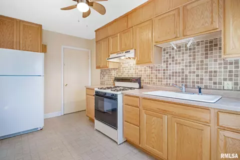 428 52nd St, Moline, IL 61265 photo 21