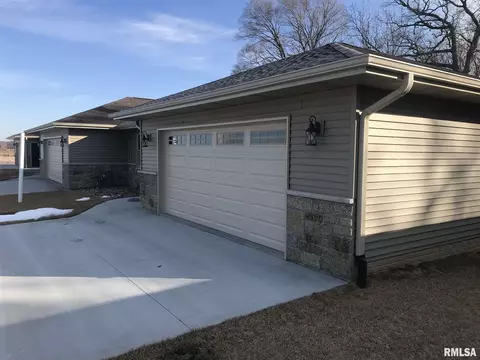 320 E River Ct, Camanche, IA 52730 photo 3
