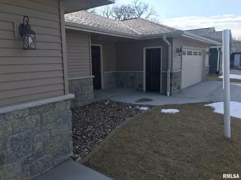 320 E River Ct, Camanche, IA 52730 photo 4