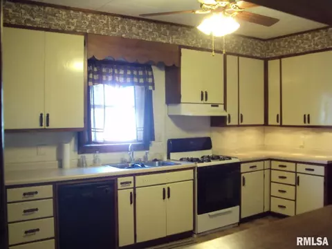 1707 14th St, Viola, IL 61486 photo 7