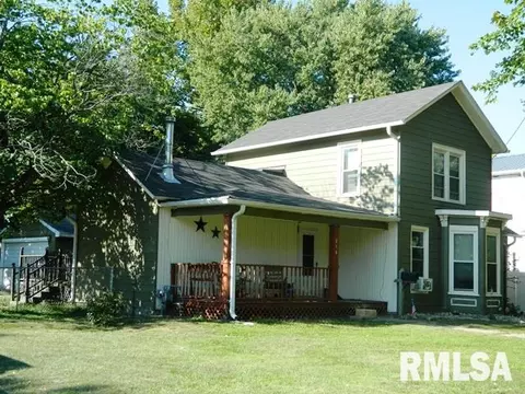 718 3rd St, Camanche, IA 52730 photo 1
