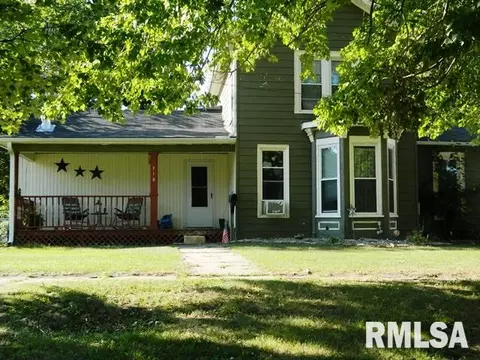 718 3rd St, Camanche, IA 52730 photo 2