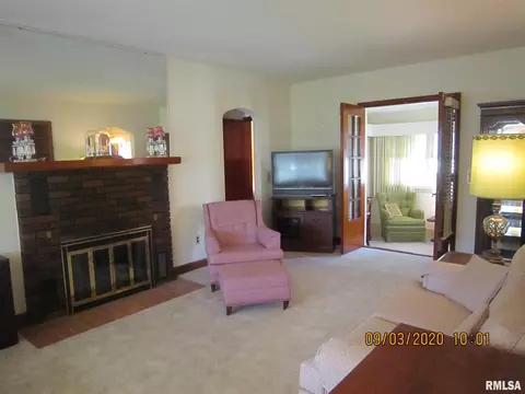 2727 16th St, Moline, IL 61265 photo 6