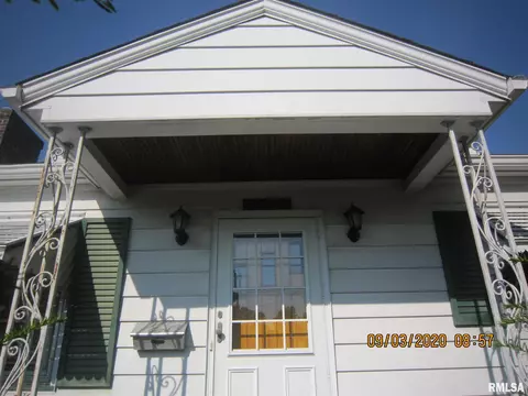 2727 16th St, Moline, IL 61265 photo 3