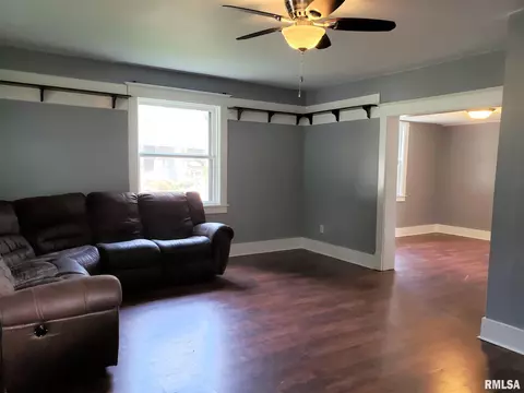 110 Towne St, Morrison, IL 61270 photo 7