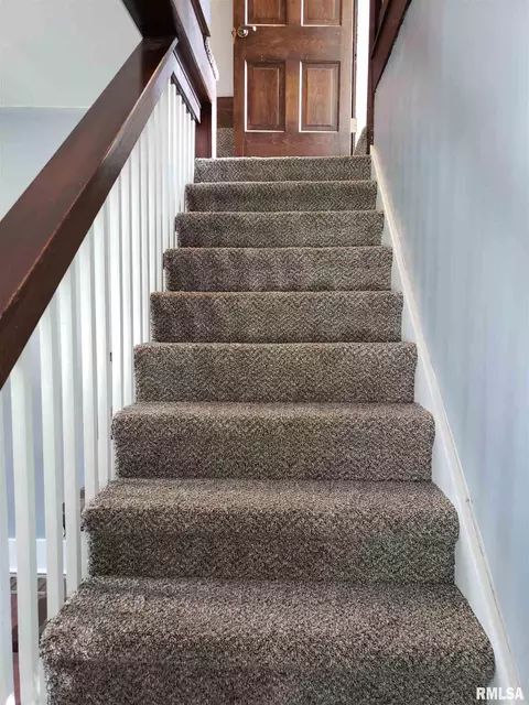 110 Towne St, Morrison, IL 61270 photo 9