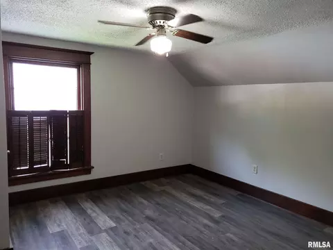 110 Towne St, Morrison, IL 61270 photo 12